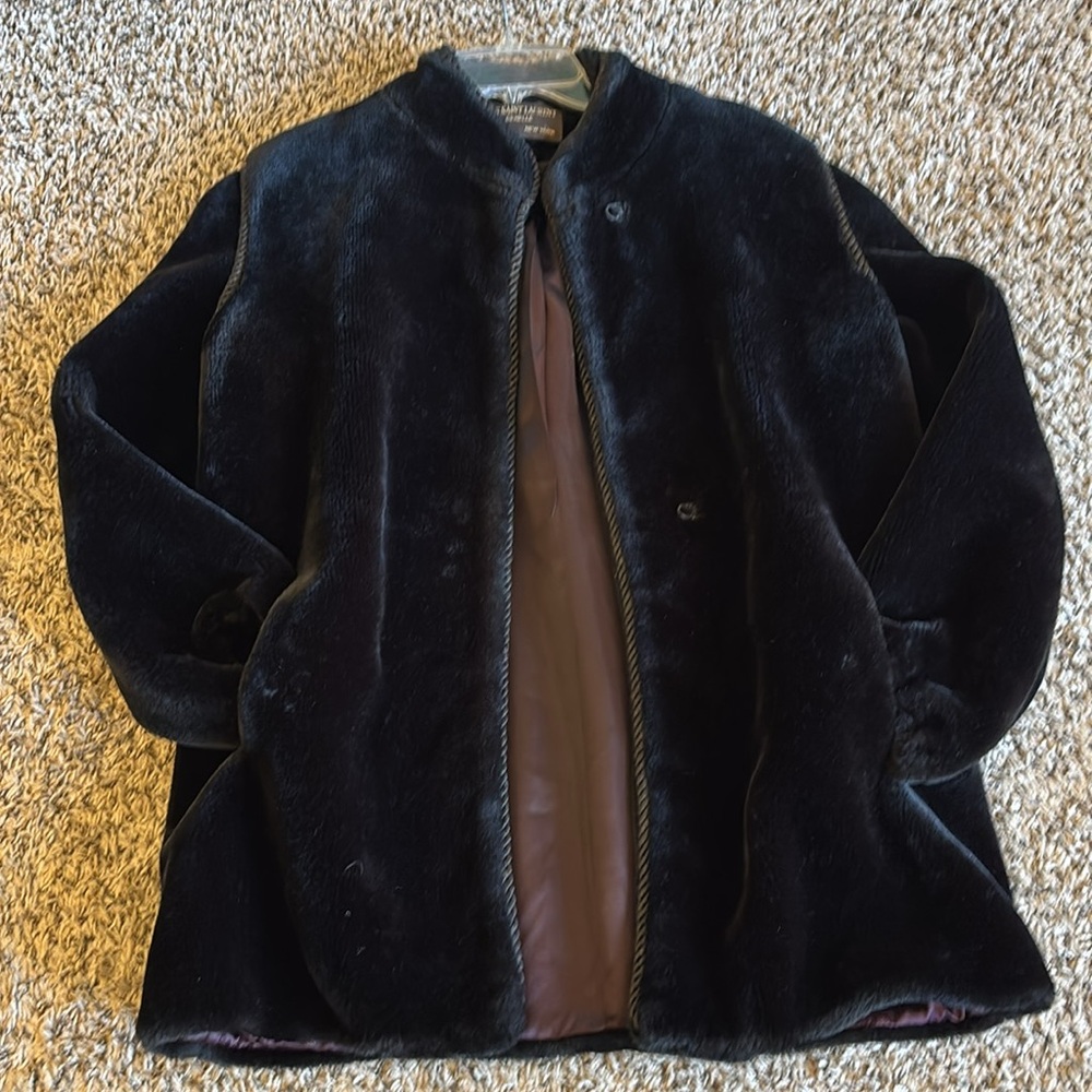 Jacques Saint
Laurent For Genelle Black Demi Buff
Faux Fur Coat Size 8 - Picture 2 of 14